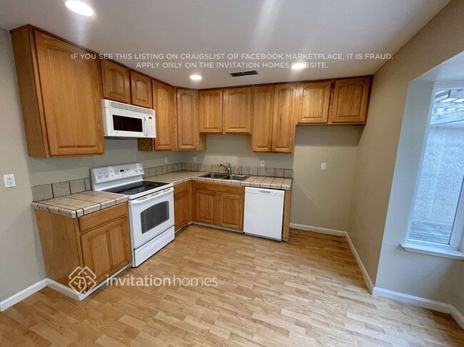Building Photo - 612 Decoy Ln