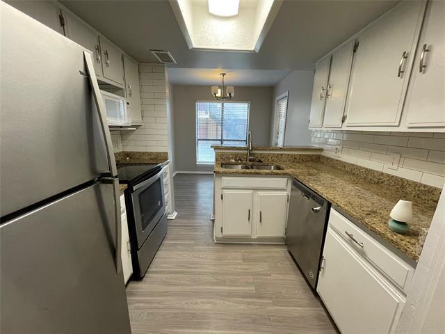 Foto del edificio - 6646 E Lovers Ln