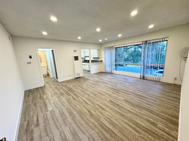 Foto del edificio - 3317 Keystone Ave