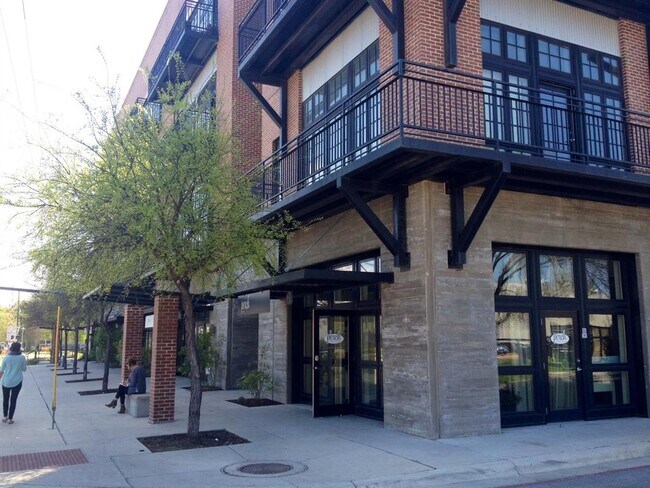 Foto del edificio - 2235 E 6th St