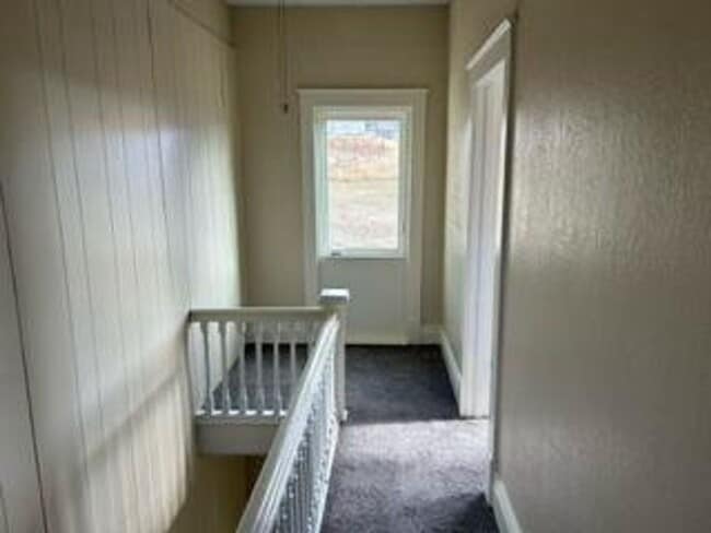 Building Photo - 221HEN