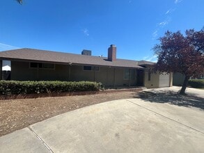 Building Photo - 1406 W Howard Ave
