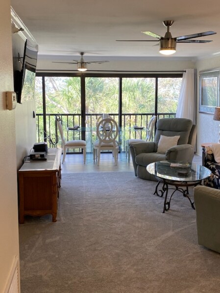 Foto principal - 1651 Beach Rd