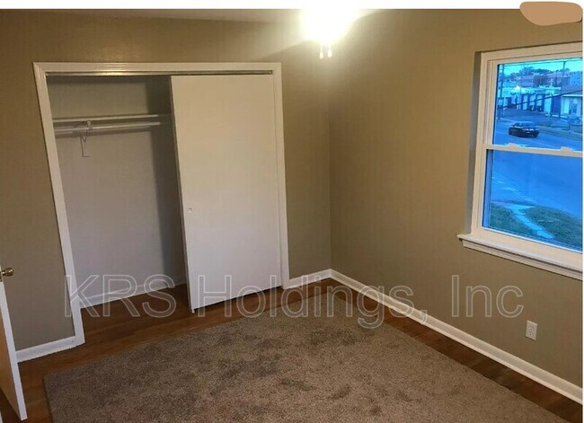 Foto del edificio - 3320 Lyons Ave