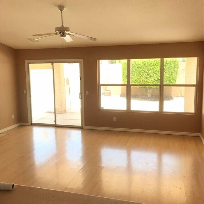 Building Photo - 6714 W Wahalla Ln