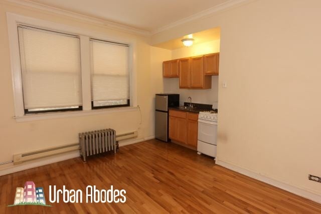 Building Photo - 4542 N Damen Ave