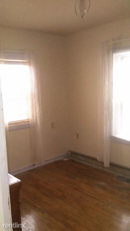 Primary Photo - 2 br, 1 bath Apartment - 709 SE Date Ave