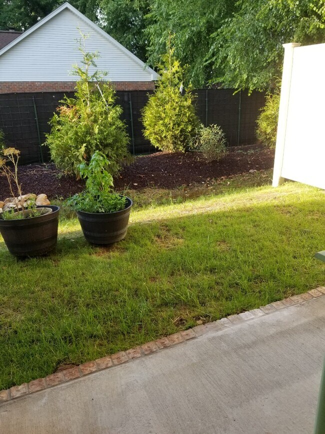 Foto del edificio - 555 Gresham Ln