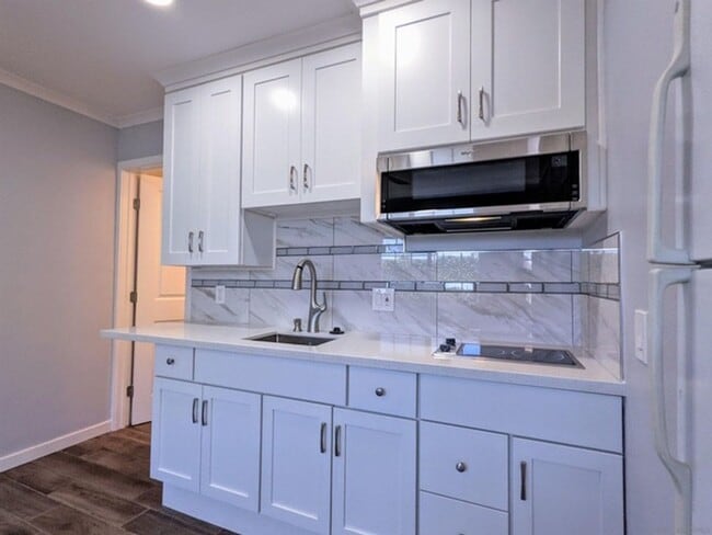 Building Photo - 10977 Bali Ln