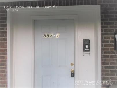 Building Photo - 852 Tryon Hill Dr