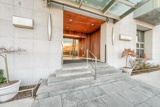 Building Photo - 689 Marin Blvd