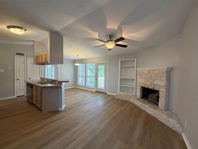 Foto del edificio - 6804 N Capital of Texas Hwy
