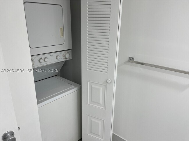 Foto del edificio - 12650 SW 6th St
