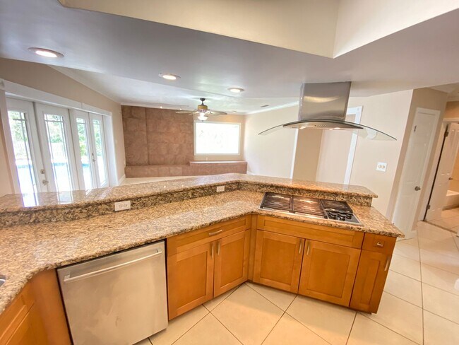 Foto del edificio - $500 OFF of second month of rent!! Desired...