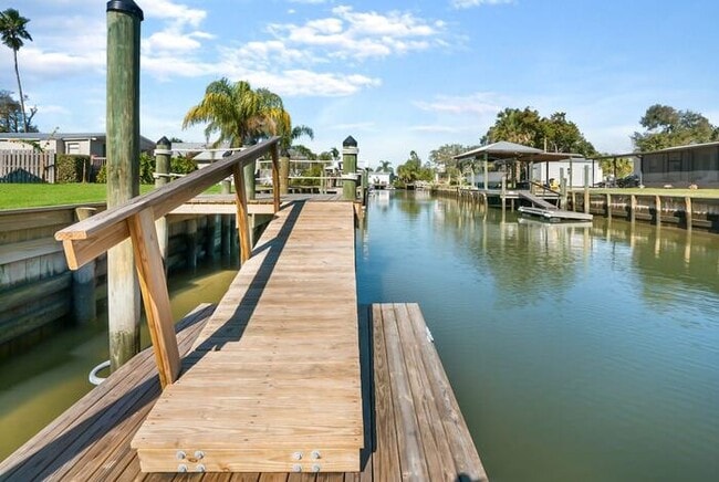 Building Photo - Casa Rio