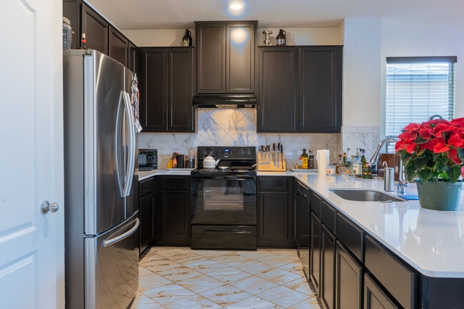 Foto del edificio - 14101 James Garfield St