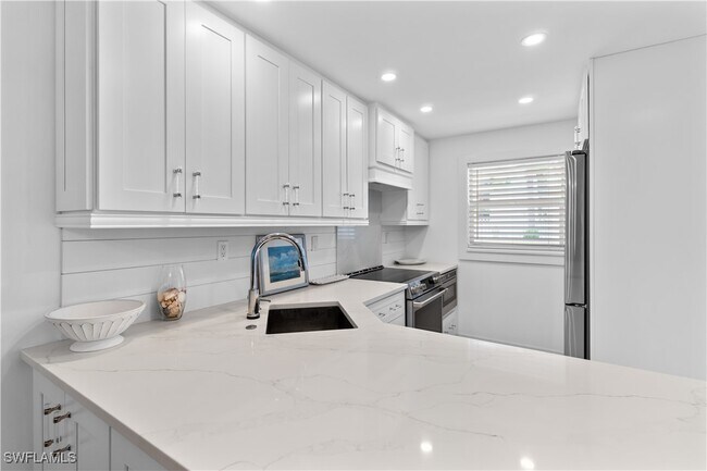 Foto del edificio - 900 8th Ave S