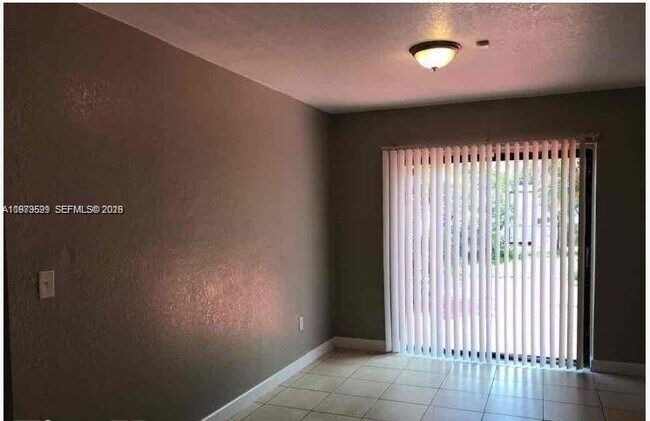 Foto del edificio - 17800 NW 28th Ct