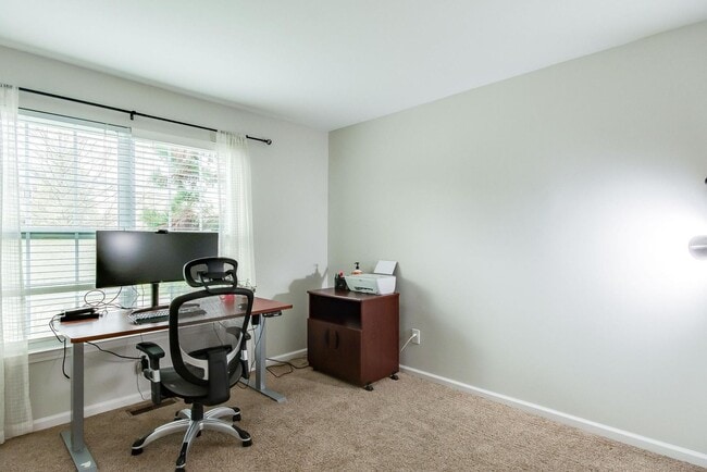Building Photo - 216 Rockcrest Way
