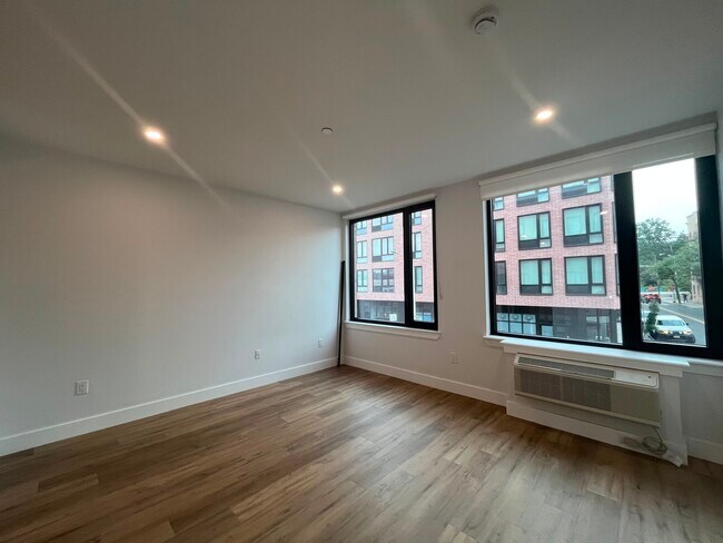 Building Photo - 506 Communipaw Ave