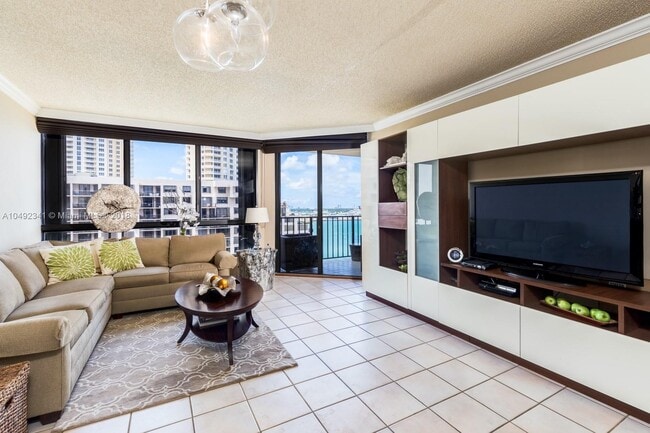 Building Photo - 520 Brickell Key Dr