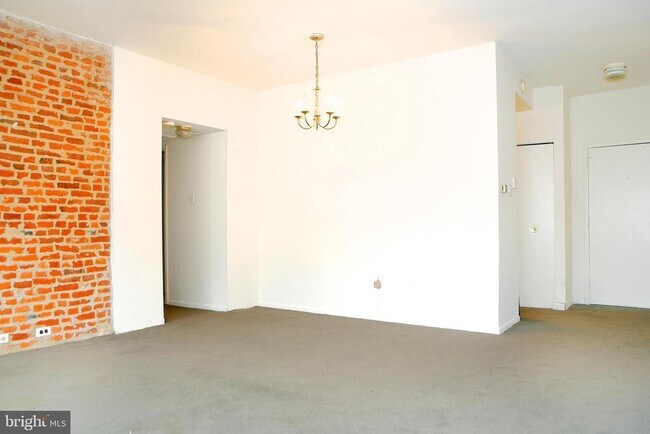 Building Photo - 2031 South St