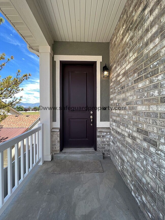 Foto del edificio - Newer 4 Bedroom Home in West Jordan