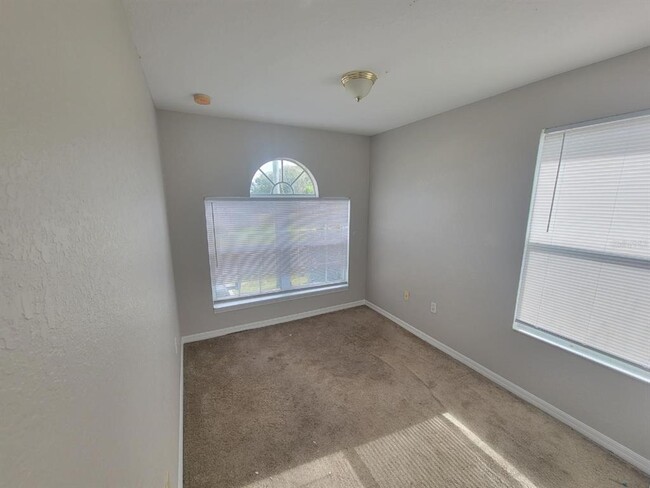 Building Photo - 736 Platypus Ct