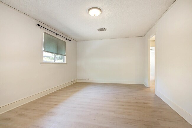 Building Photo - 544 Westgate St
