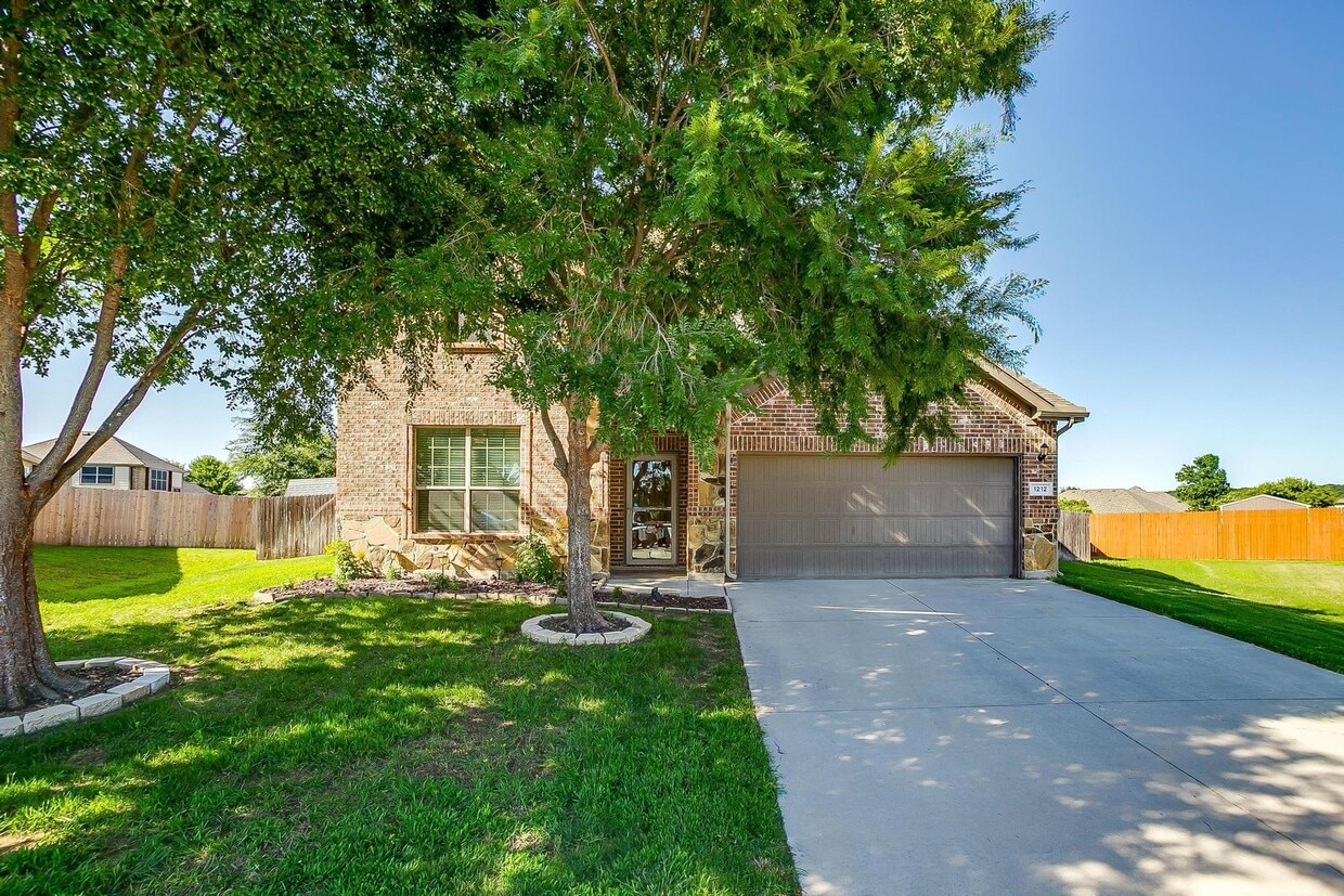 1212 Geddes Ct, Burleson, TX 76028 House Rental in Burleson, TX