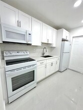 Building Photo - 417 NW 7th Terrace