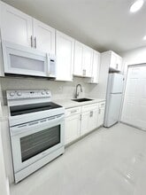 Building Photo - 417 NW 7th Terrace
