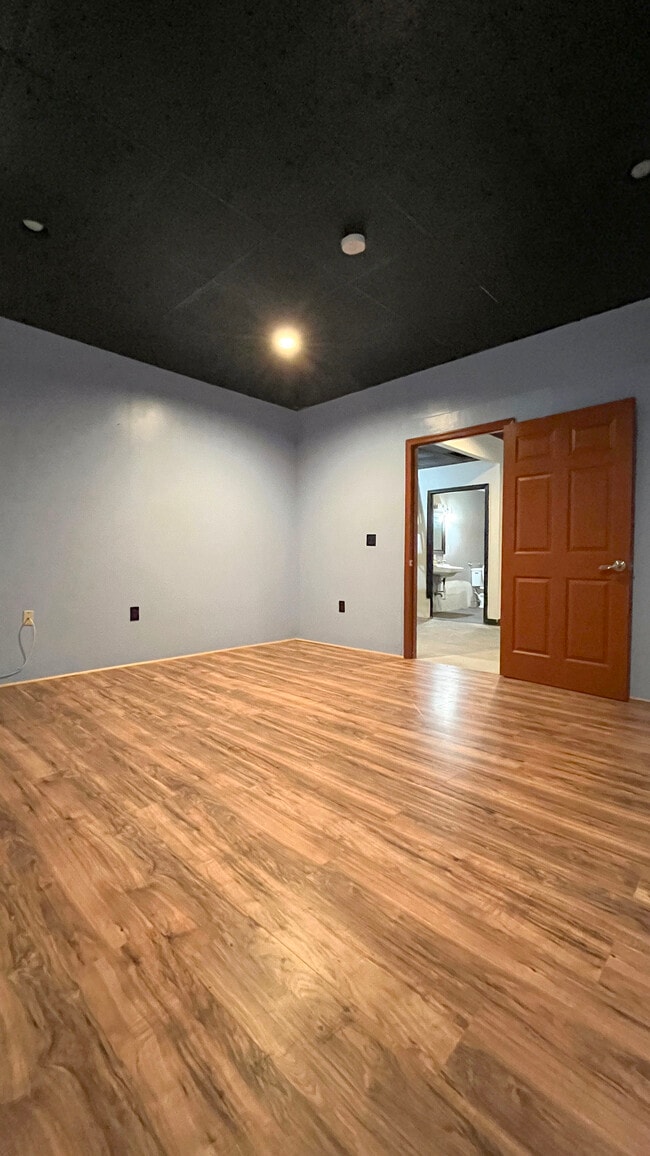 Building Photo - 3967 W Ford Rd
