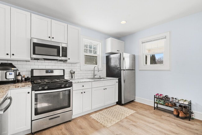 Foto del edificio - 84 Pemberwick Rd