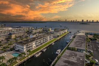 Building Photo - 112 Doolen Ct