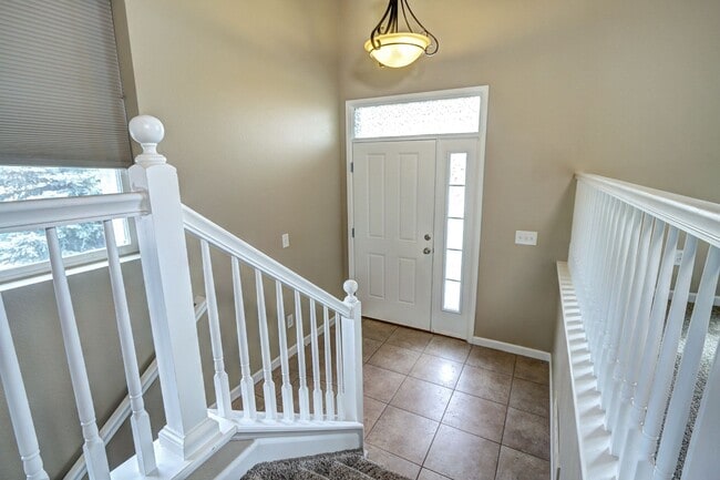 Building Photo - 3 bed 3 bath Townhome in Morgans Run Castl...