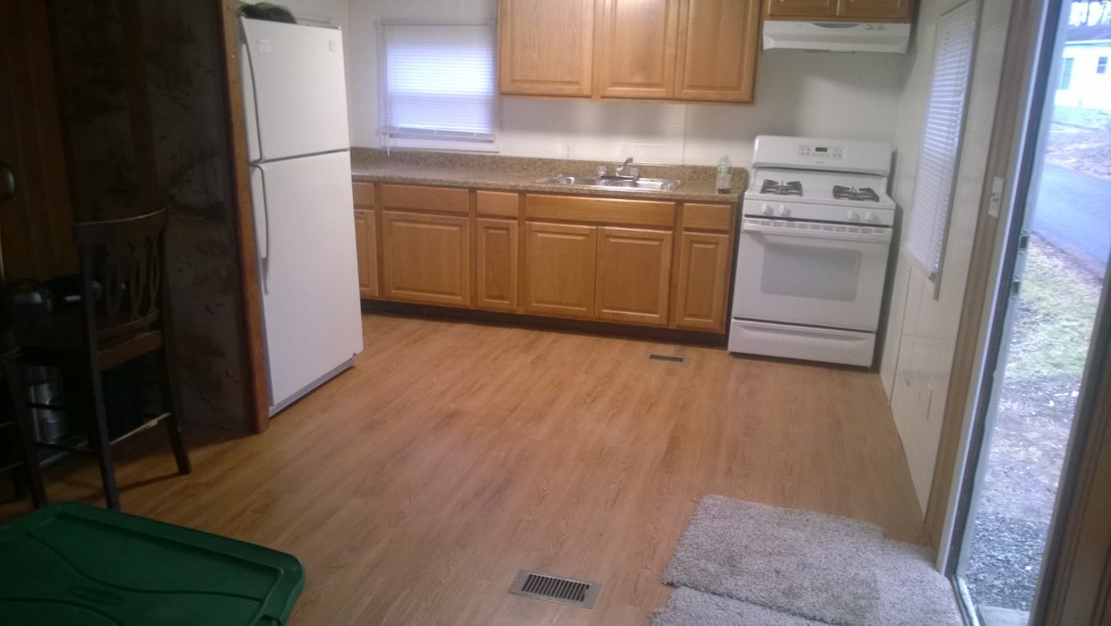 Primary Photo - 5 E Niles Rd