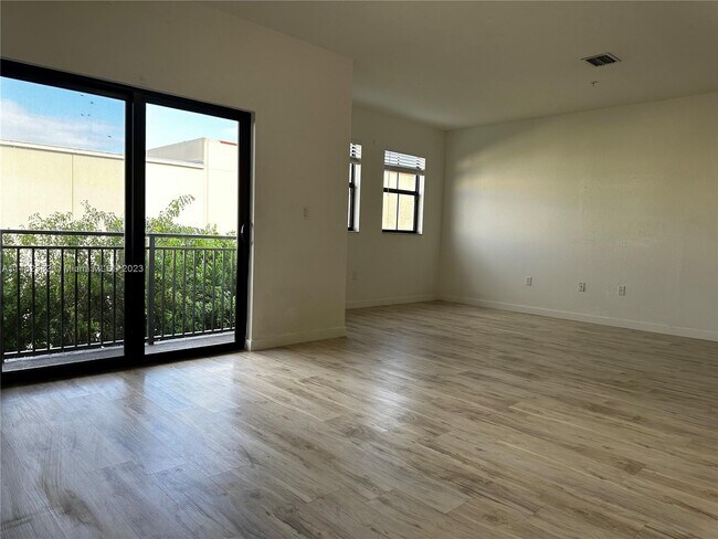 Building Photo - 15540 SW 136th St