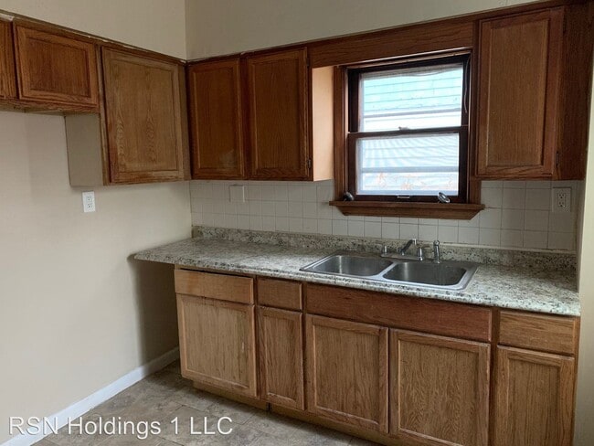 Building Photo - 4 br, 1 bath House - 15235 Lake Shore Blvd