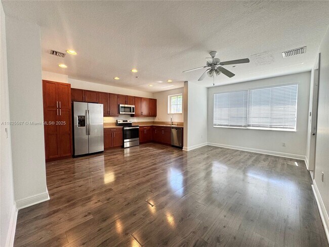 Foto del edificio - 1332 SW 2nd Ct
