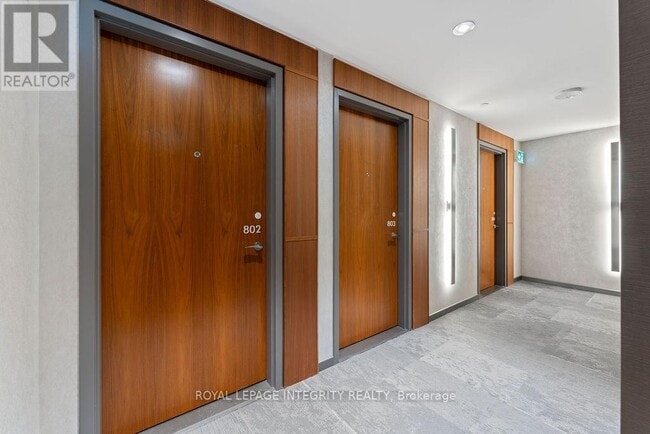 Building Photo - 101 Queen St