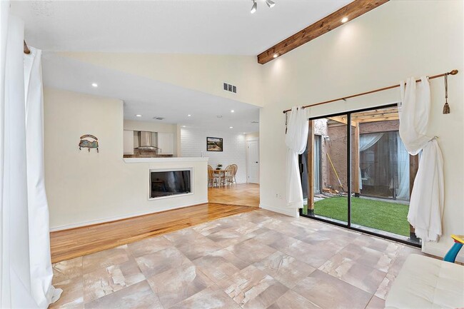 Building Photo - 2419 Briarwest Blvd