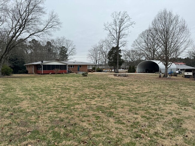 Building Photo - 3-bedroom home in Sherrills Ford