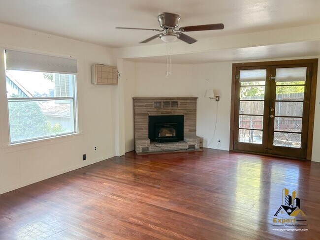 Building Photo - 154 Agard St