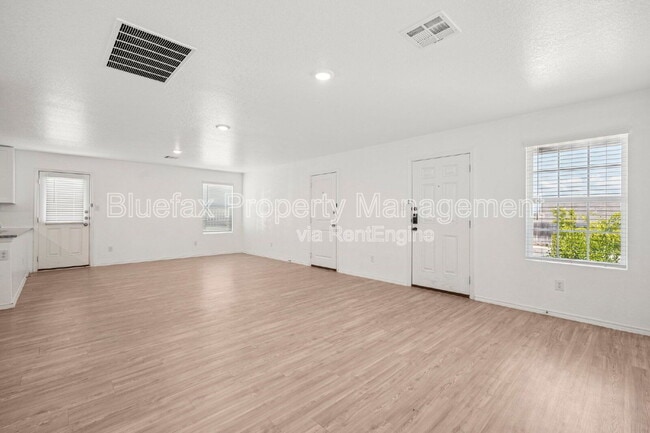 Building Photo - 14010 Silos Meadows