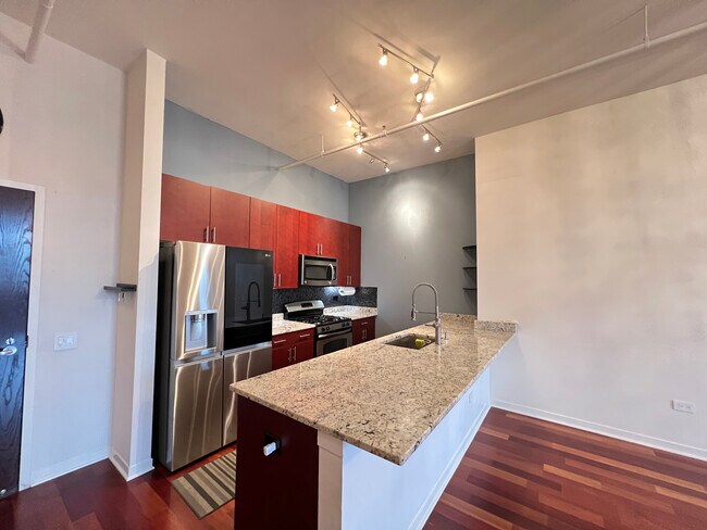 Foto del edificio - 437 W Division St