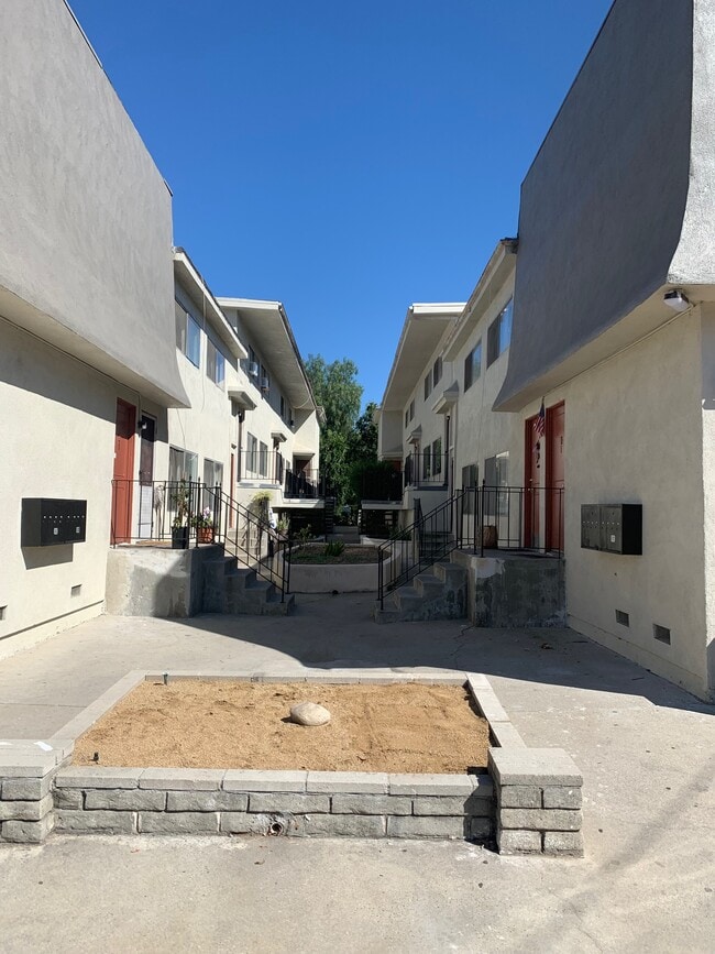 Building Photo - 412 San Pascual Ave