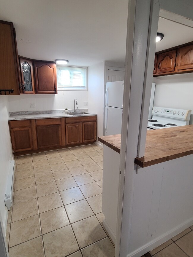 Building Photo - 7 Runnells Ave