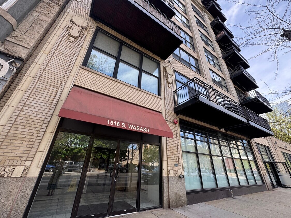 Foto principal - 1516 S Wabash Ave