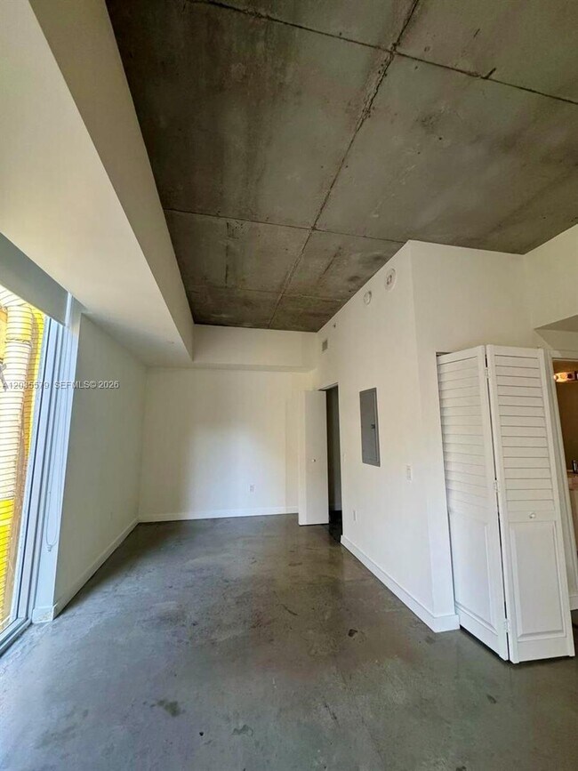 Foto del edificio - 151 SE 1st St